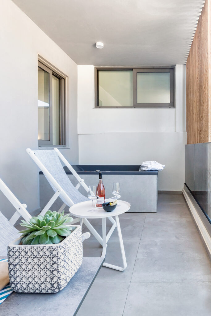 BALCONY-1