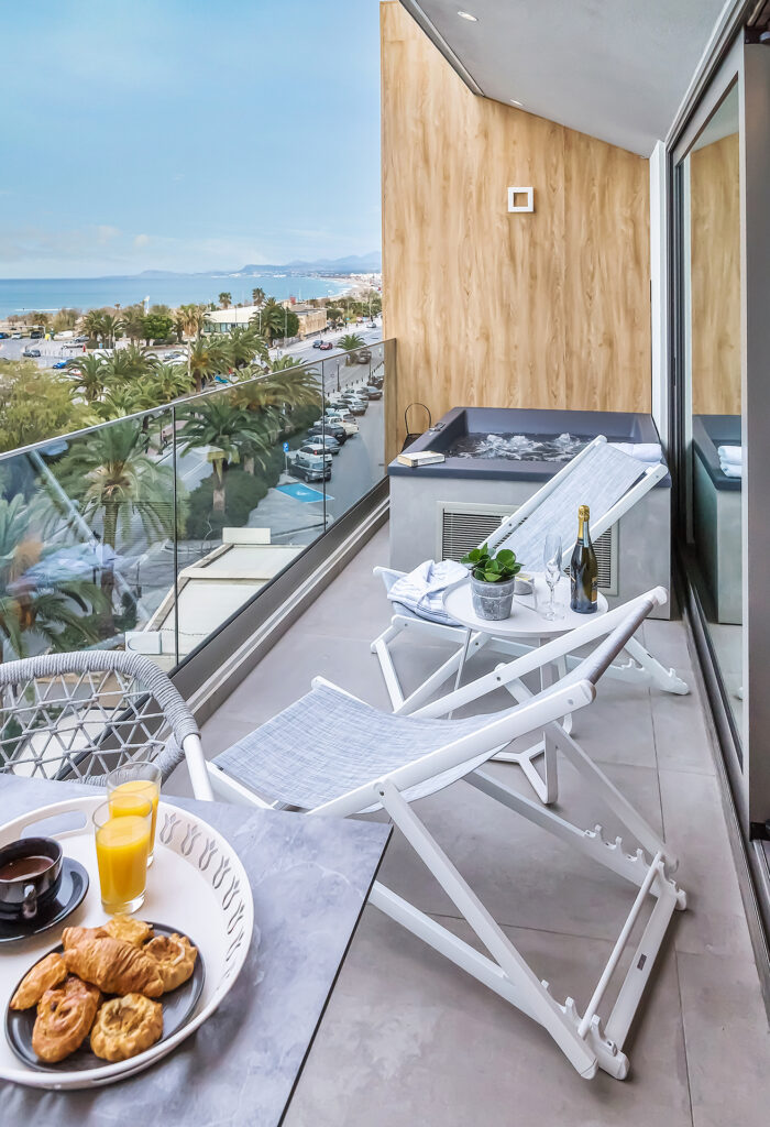 BALCONY-2