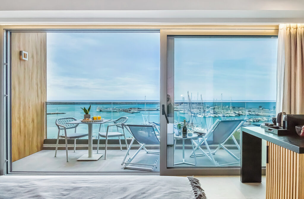 BALCONY-4