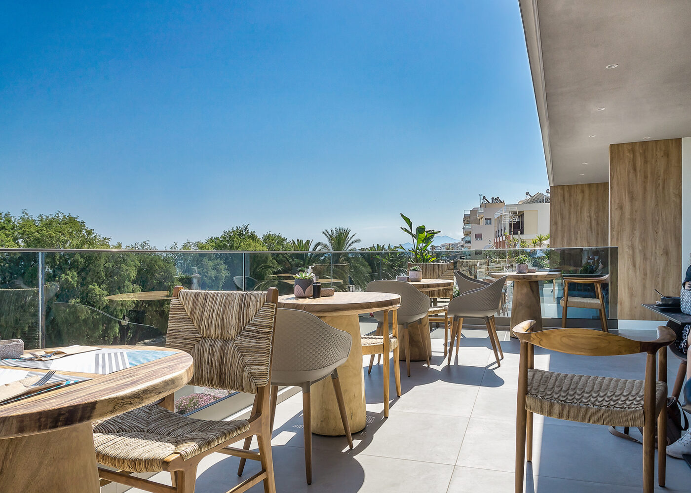 RESTAURANT-3 RESTAURANT-3